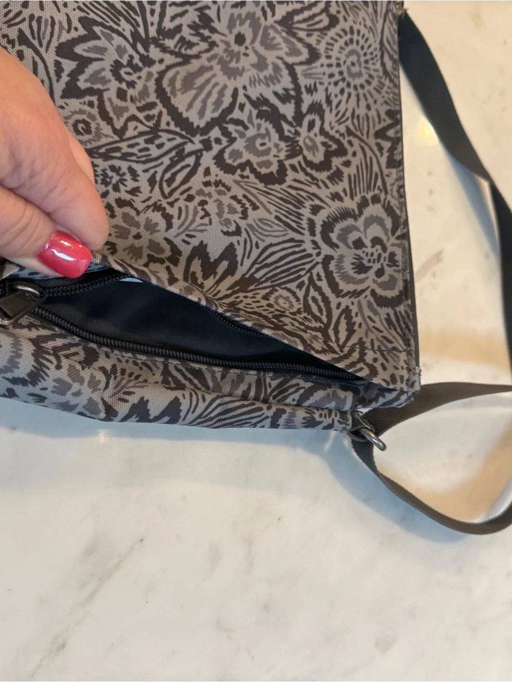 Dakine Gray Floral Crossbody Messenger Bag Adjustable Strap Travel